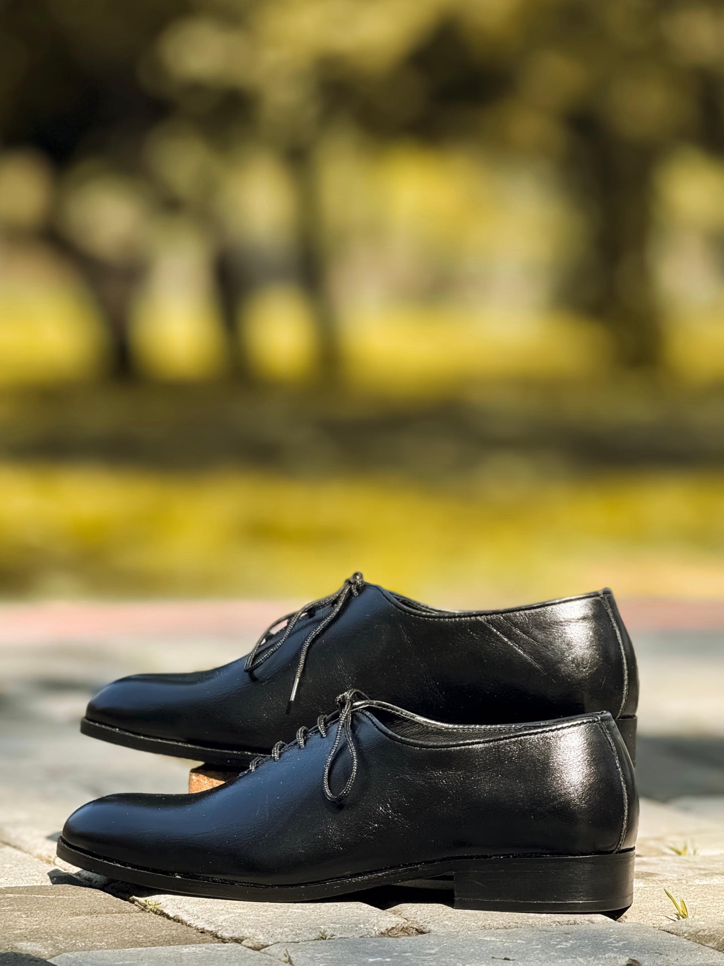 Pure Leather Black wholecut Laces Shoes